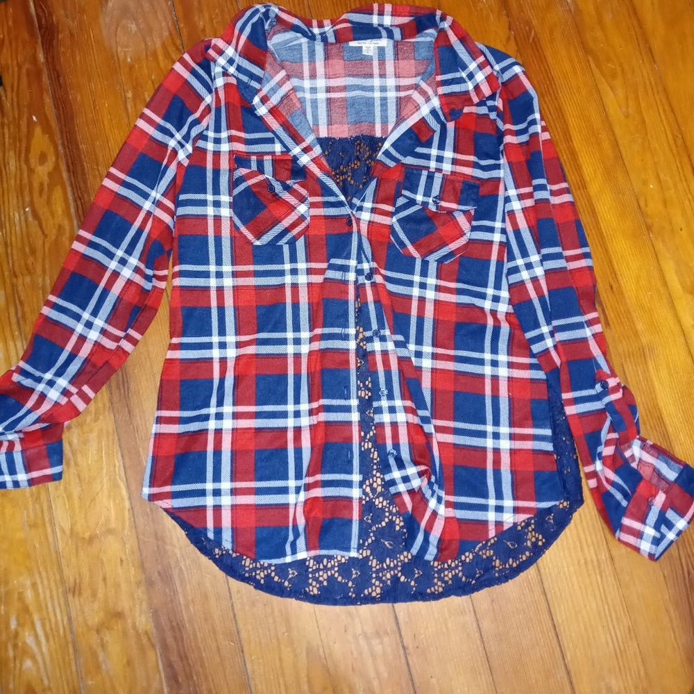 Beautiful Nwot's Plaid Shirt W/Lace back & Stretch